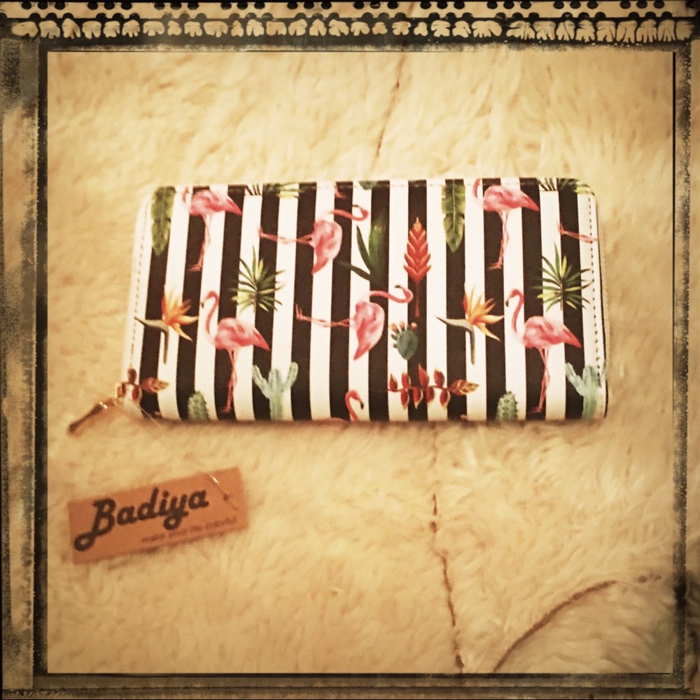 ❣️ NWT❣️BADIYA Black Tropical Clutch